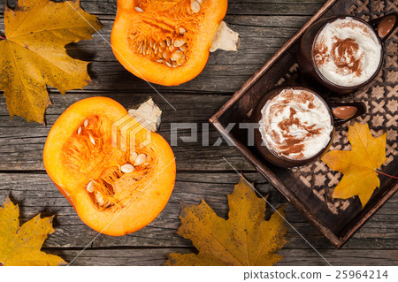 Pumpkin spice latte 25964214