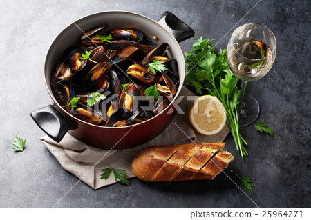 Mussels and wine Mussels and wine 25964271