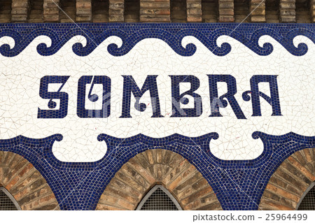 Sombra - Detail of the Monumental bullring. 25964499