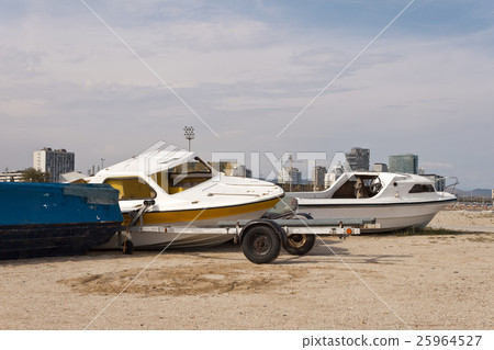 Abandoned boats Abandoned boats 25964527