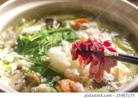 A snow pot A snow pot 25967175