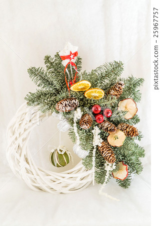 Christmas wreath 25967757