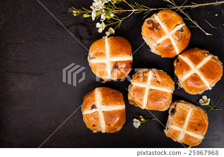 hot cross buns 25967968