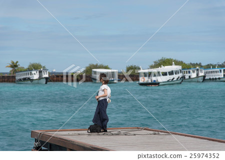 看海的女人 看海的女人 25974352