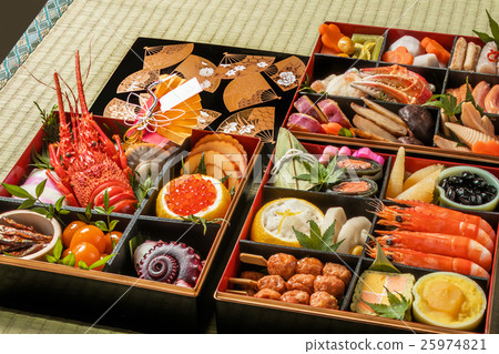 典型的Osechi美食日本新年菜(osechi) 典型的Osechi美食日本新年菜(osechi) 25974821