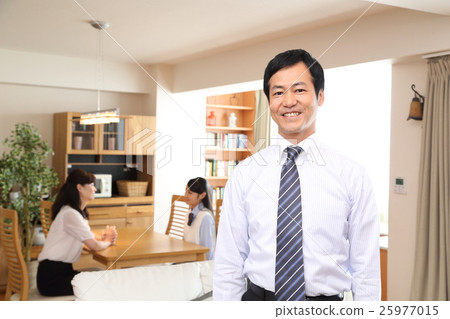 3 people family 25977015