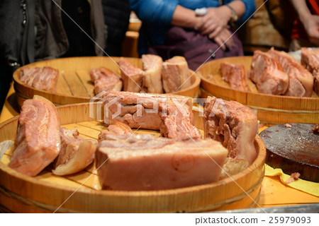 New Year's goods - three layers of meat 25979093