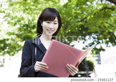 商業女性銷售業務女人保險金融銷售 25981127