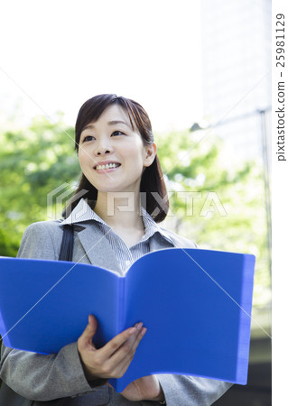 商業女性銷售業務女人保險金融銷售 25981129