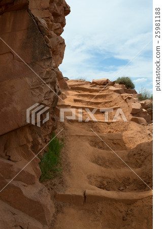 Descending the Kaibab trial Descending the Kaibab trial 25981188