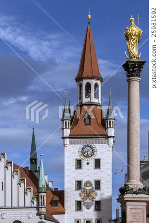 Altes Rathaus - Mariensaule - Munich - Germany 25981592