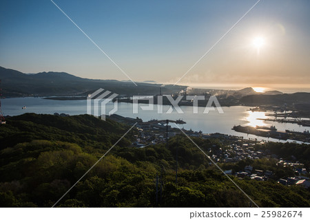 Morning landscape from Muroran-shi surveying mountain Morning landscape from Muroran-shi surveying mountain 25982674
