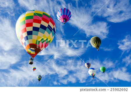 Blue sky and hot air balloon Blue sky and hot air balloon 25982692