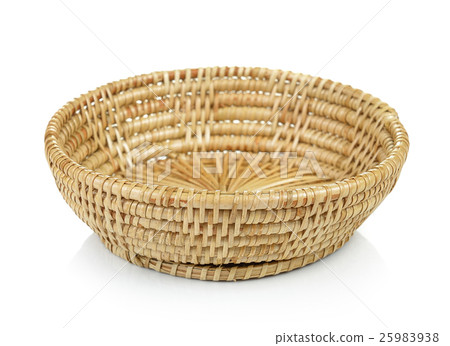 vintage weave wicker basket isolated vintage weave wicker basket isolated 25983938