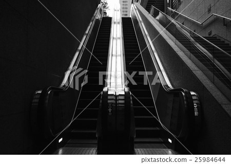 Escalator (8) Escalator (8) 25984644