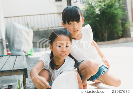 younger, girl, girls 25987683