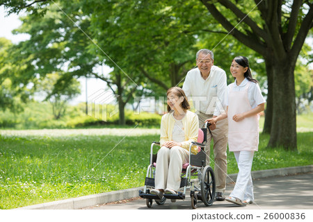 Senior couple caregiver image 26000836