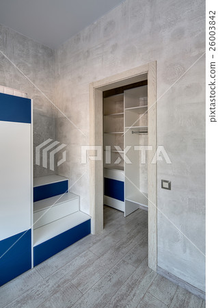 Closet in children's room 26003842