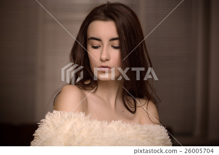 girl in fur 26005704
