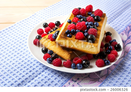 Fresh brussels waffles with blueberry, raspberry 26006326