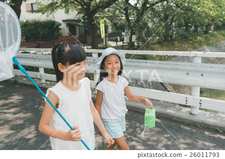 primary school student, schoolchild, schooler 26011793