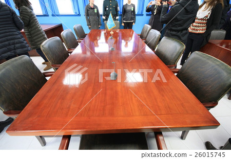 板門店的中心線有朝鮮 - 朝鮮邊境 板門店的中心線有朝鮮 - 朝鮮邊境 26015745