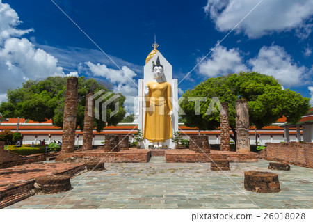 Temple in Phitsanulok, Thailand Temple in Phitsanulok, Thailand 26018028