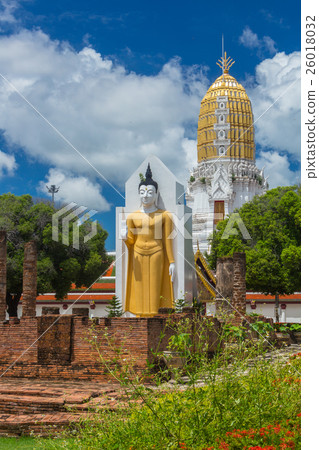 Temple in Phitsanulok, Thailand Temple in Phitsanulok, Thailand 26018032