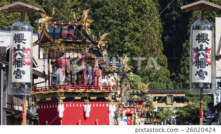 Alpine festival stalls aligned 26020424