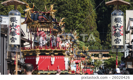 Alpine festival stalls aligned 26020426