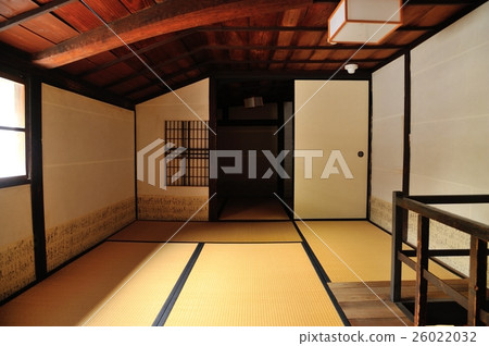 閣樓房子的一個古老的私人住宅 26022032