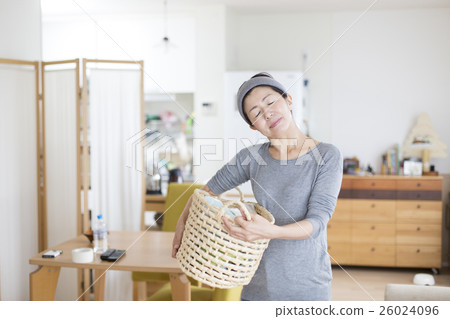 脖子僵硬 26024096
