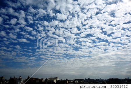 Scales clouds and townscape in autumn 26031412