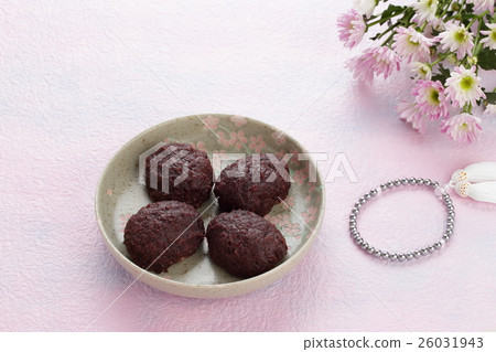 底部蛋糕(Ohashi)春天鷹圖像 底部蛋糕(Ohashi)春天鷹圖像 26031943