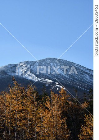 First crown snow First crown snow 26035453