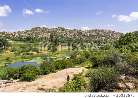 亨比村和Tungapatra河 26038673