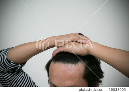 男性頭髮護理圖像白背 26038903