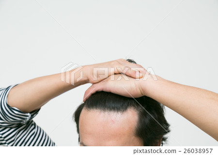 Male hair care image White back 26038957