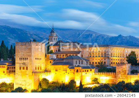 Alhambra at sunset in Granada, Andalusia, Spain 26042145