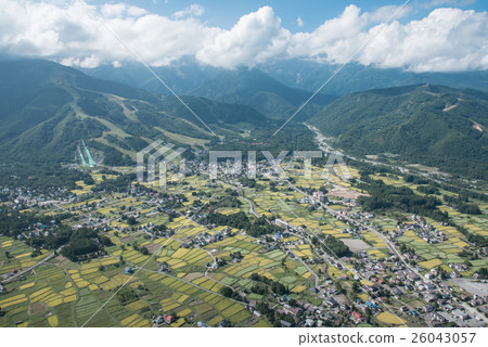 從天空俯瞰北阿爾卑斯山白馬的景色（信州長野縣白馬村） 26043057