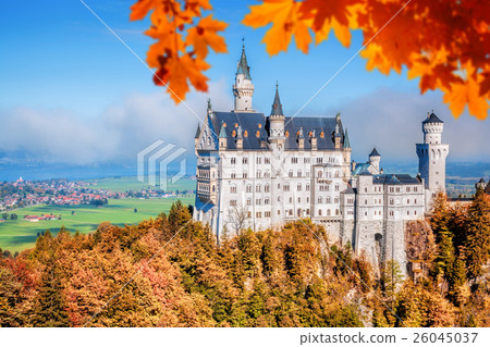 Neuschwanstein castle in autumn, Bavaria, Germany 26045037
