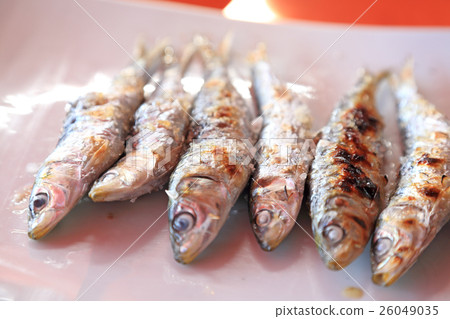 在西班牙吃的可口沙丁魚烤鹽 在西班牙吃的可口沙丁魚烤鹽 26049035