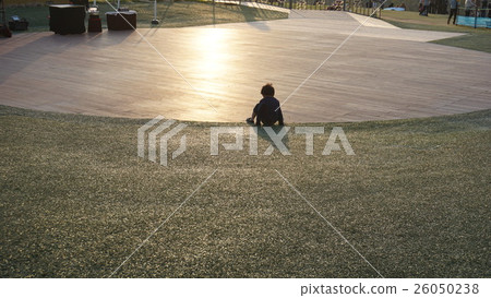 Square and children 26050238