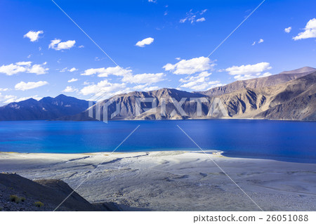 The sky lake · Pangon lake 26051088