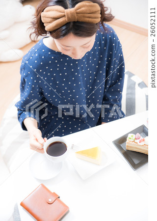 蛋糕女人 26052111