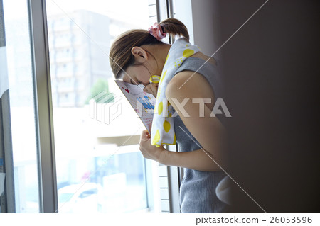 Moving image 26053596