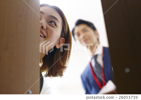 尋找一個房間的女人 尋找一個房間的女人 26053739