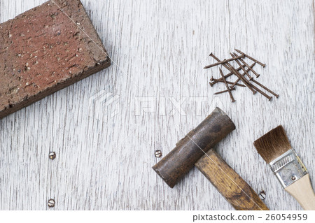 Carpenter tools (Tonkachi, paintbrush, wrench) 26054959