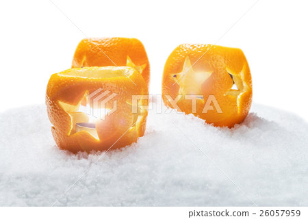 Lanterns of oranges Christmas decorations in the 26057959