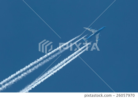 Plane at cruising altitude 26057970